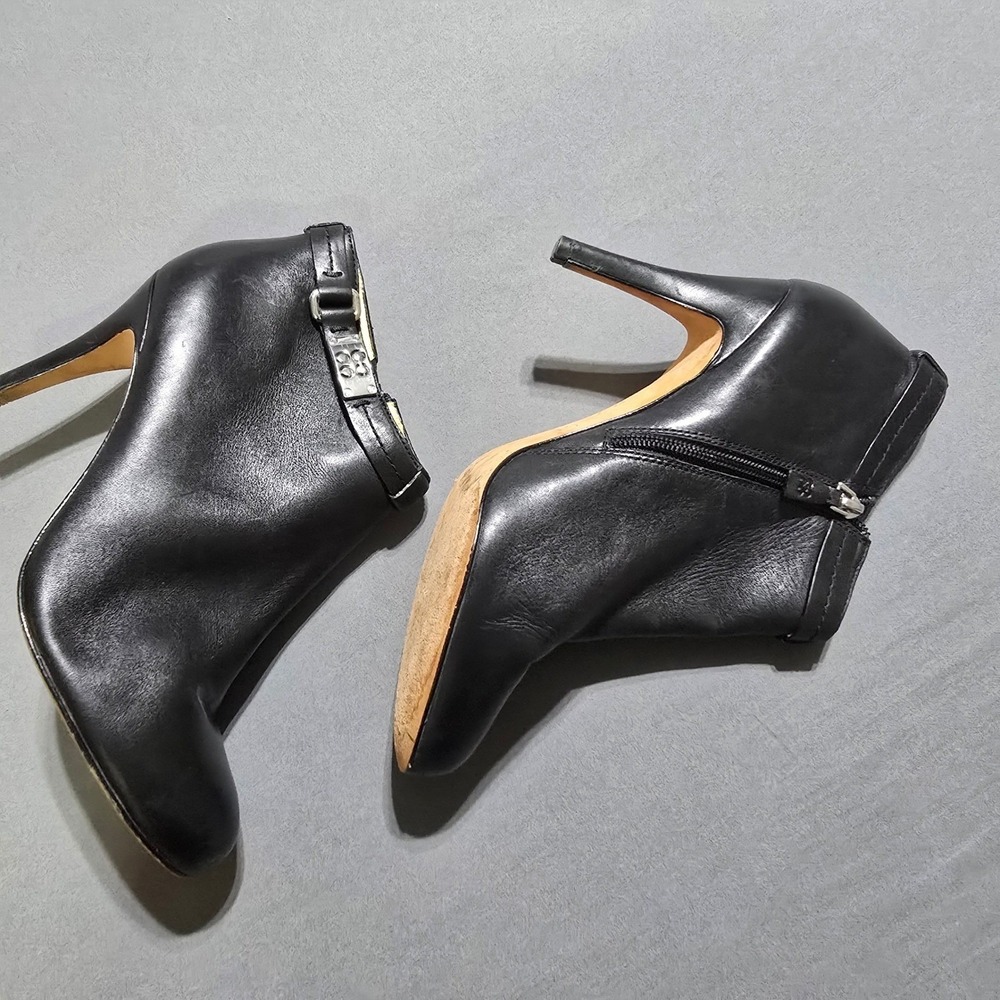 COACH Biancca Black Leather Ankle Boots Heel Buckle Side Zip Women's 9.5B